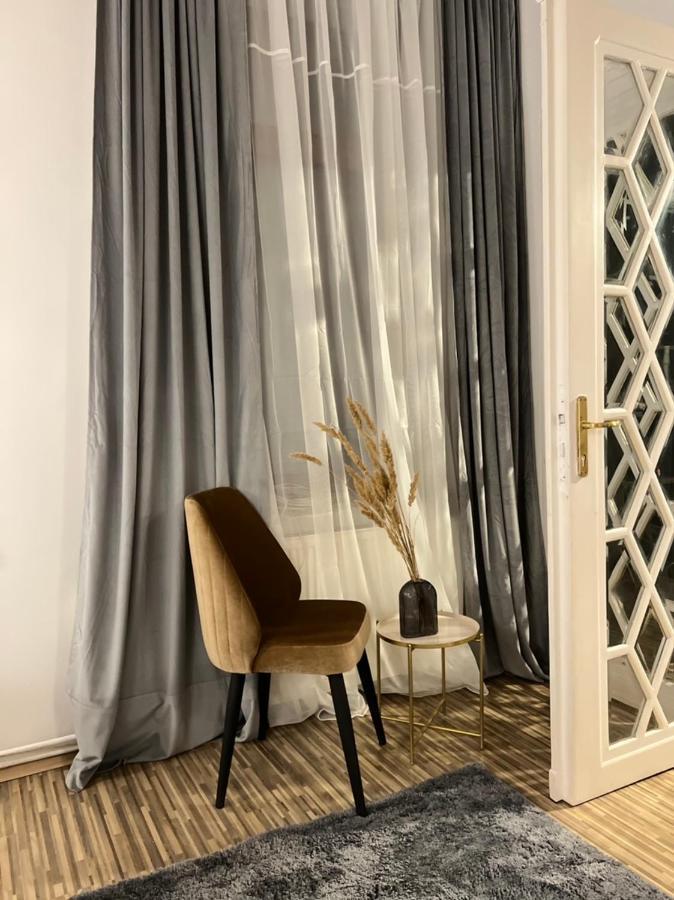 Artist Apartment Μπρασόβ Εξωτερικό φωτογραφία
